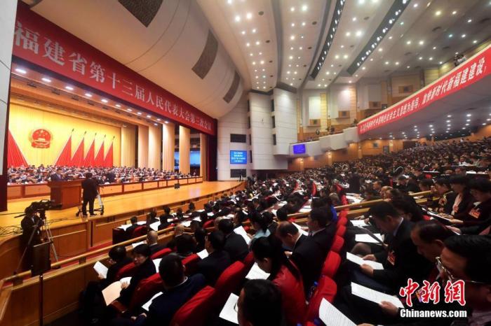 1月11日，福建省第十三届人民代表大会第三次会议在福州开幕。 /p中新社记者 张斌 摄