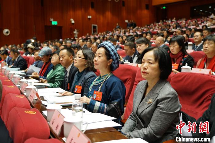 政协第十二届贵州省委员会第三次会议开幕会现场。　瞿宏伦 摄